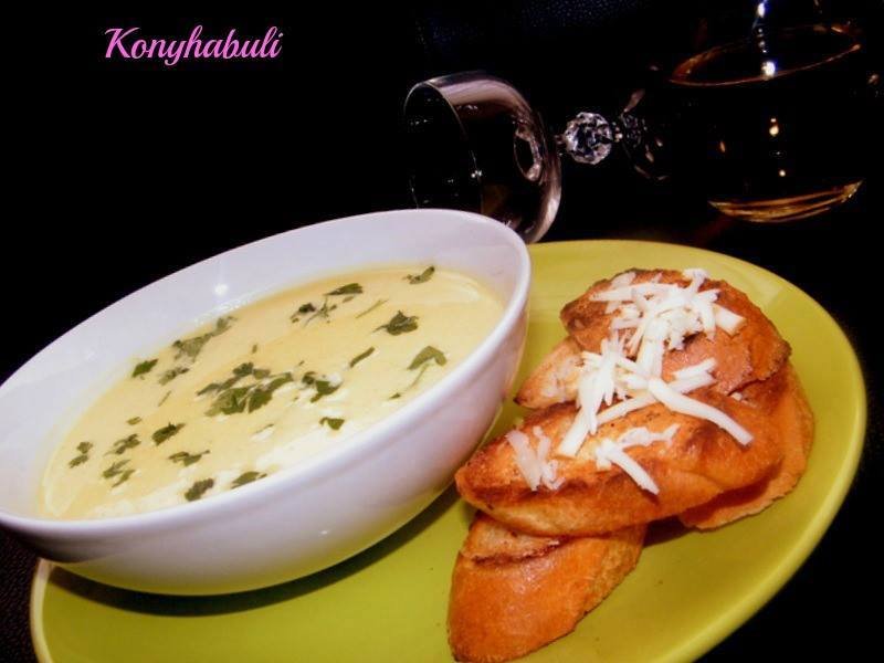 fehérboros hagymakrémleves